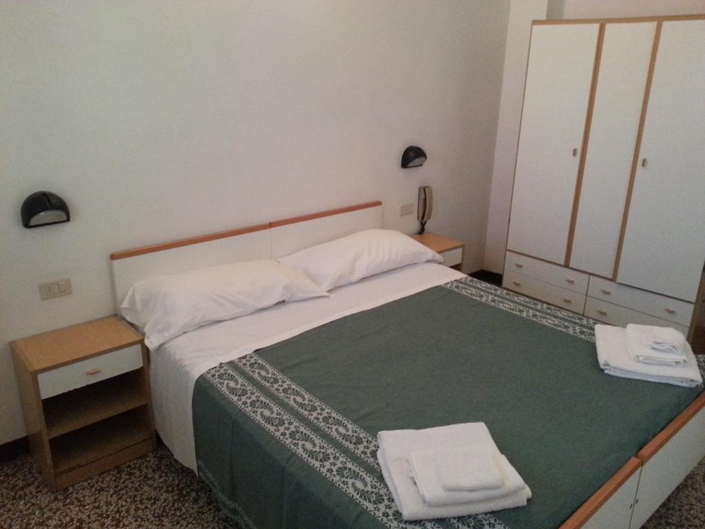 Fiorina Bed&Breakfast - Colazione Fino A Mezzogiorno - Beach Village Gratuito - Aquafan25 Oltremare20 Riccione Cameră foto