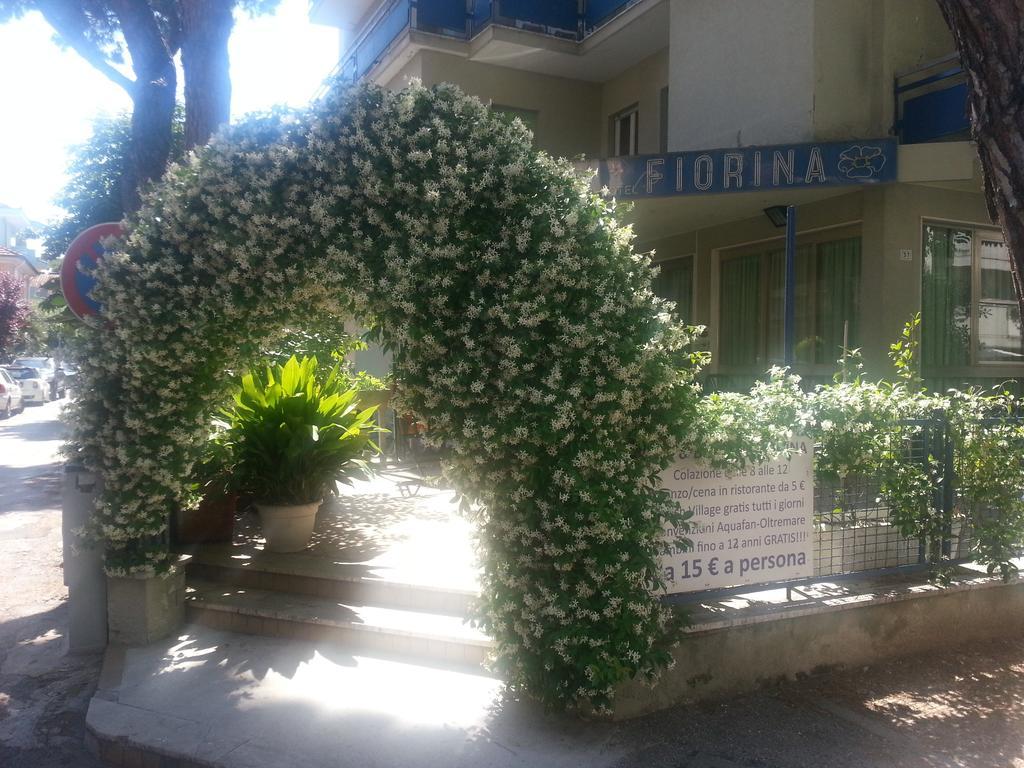 Fiorina Bed&Breakfast - Colazione Fino A Mezzogiorno - Beach Village Gratuito - Aquafan25 Oltremare20 Riccione Exterior foto